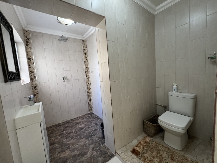 5 Bedroom Property for Sale in Ferreira Town Eastern Cape